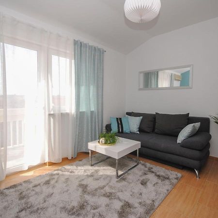 Apartment Tina Podstrana Luaran gambar