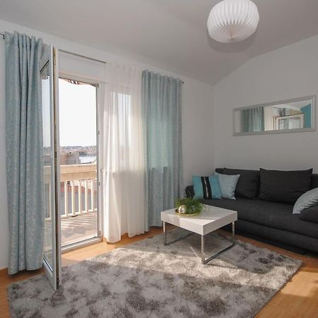 Apartment Tina Podstrana Luaran gambar
