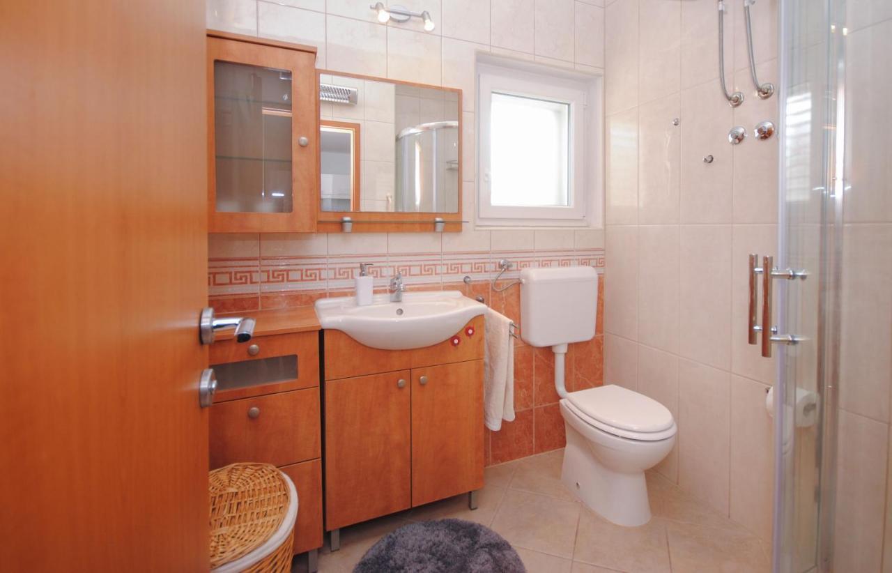 Apartment Tina Podstrana Luaran gambar