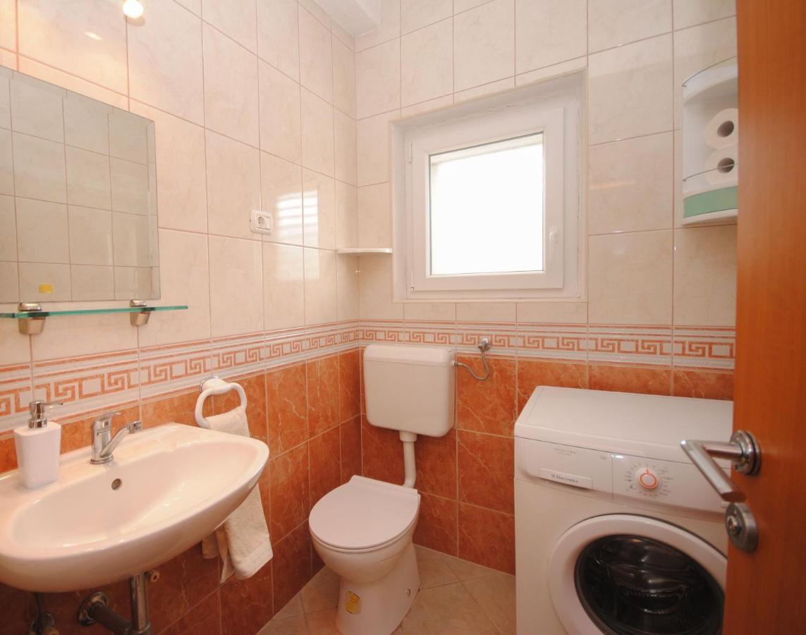 Apartment Tina Podstrana Luaran gambar