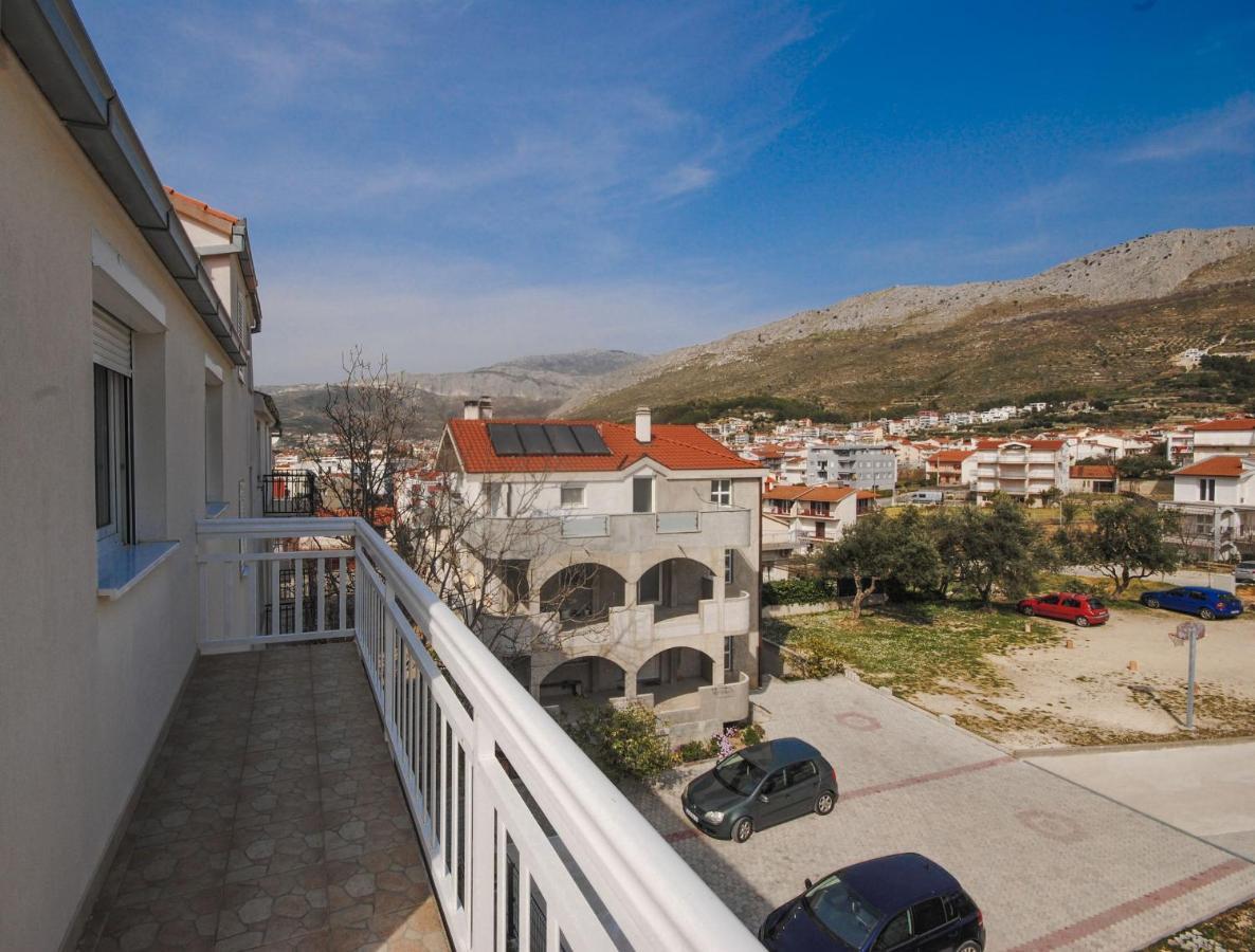 Apartment Tina Podstrana Luaran gambar