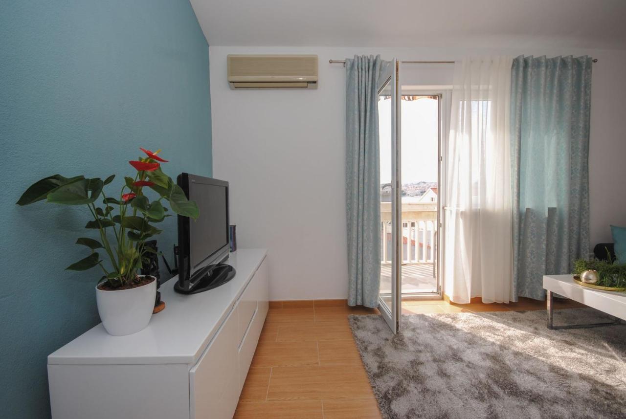 Apartment Tina Podstrana Luaran gambar