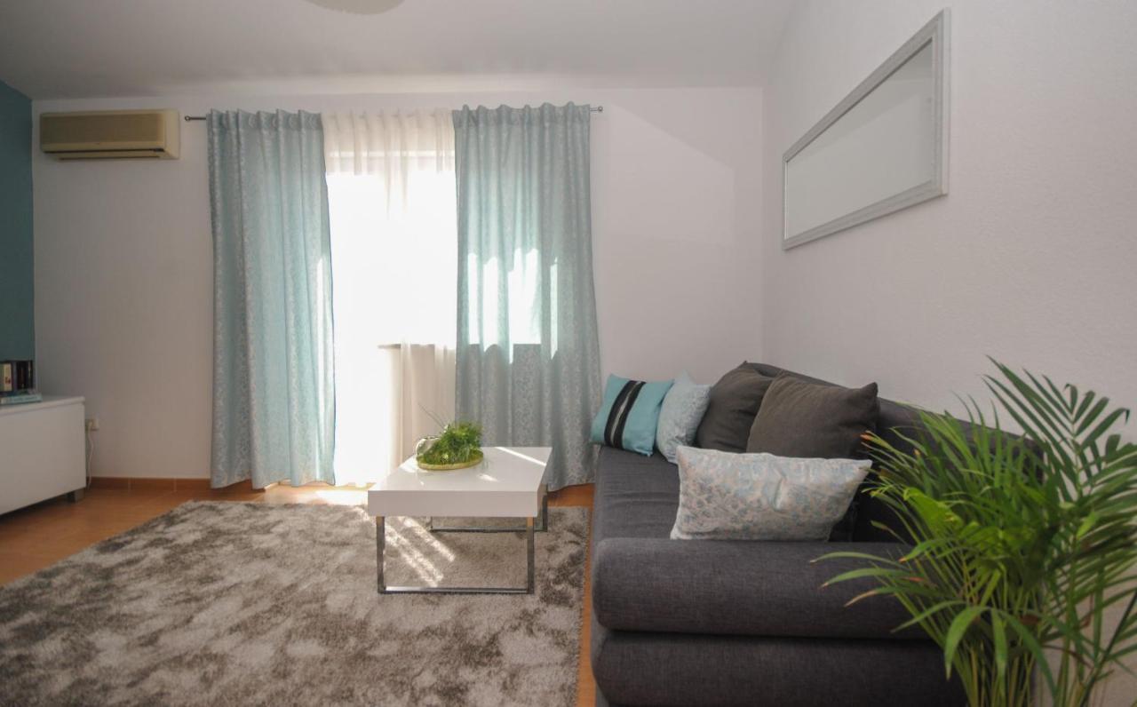 Apartment Tina Podstrana Luaran gambar
